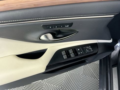Used 2023 Lexus ES 350 w/ Premium Package image 14