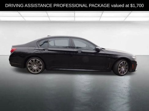 Used 2022 BMW 740i xDrive 740i xDrive Sedan 4D w/ M Sport Package image 5