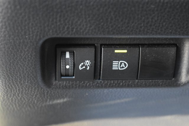Used 2025 Toyota RAV4 XLE AWD/4WD image 22