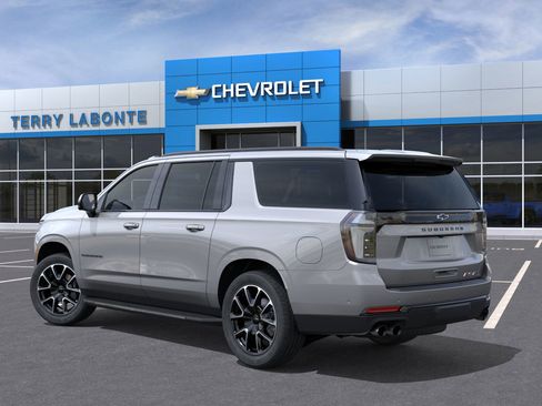 New 2026 Chevrolet Suburban RST image 5