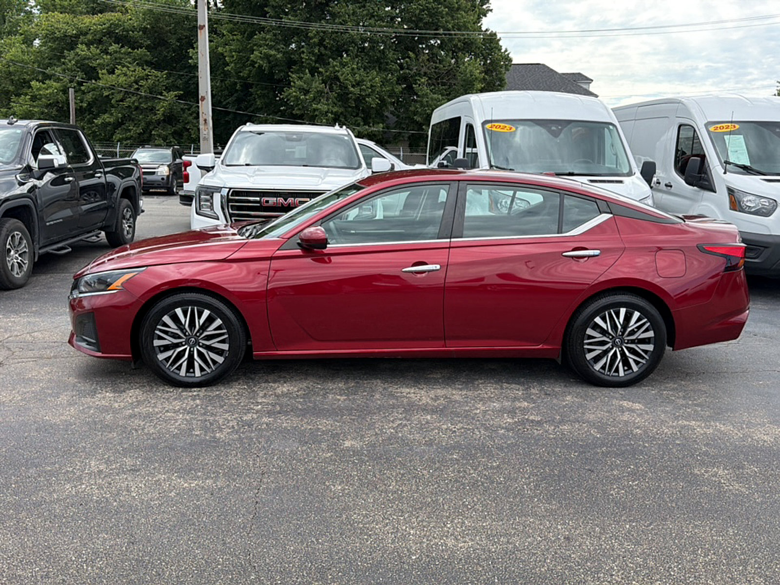 Used 2023 Nissan Altima 2.5 SV FWD image 4