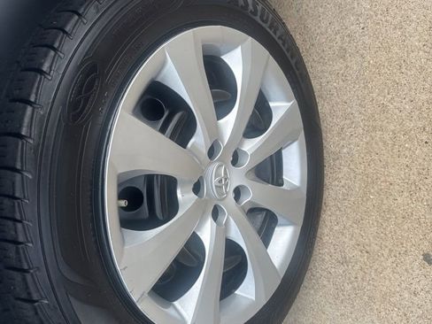 Used 2022 Toyota Corolla LE image 6