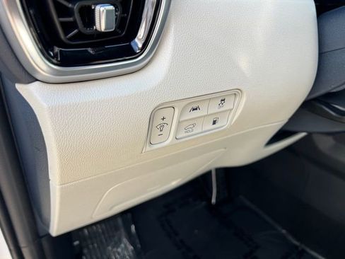 Used 2023 Kia Sorento SX Prestige image 19