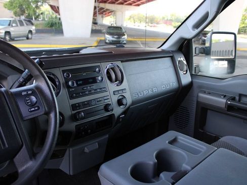 Used 2011 Ford F250 XLT w/ XLT Premium Pkg AWD/4WD image 10