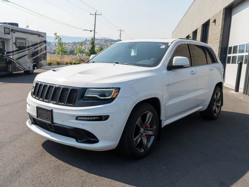 Used 2015 Jeep Grand Cherokee SRT w/ Quick Order Package 26J AWD/4WD image 3
