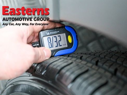 Used 2022 Hyundai Venue SEL image 28