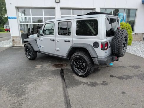 Used 2023 Jeep Wrangler Unlimited w/ Sun & Screen Package AWD/4WD image 9