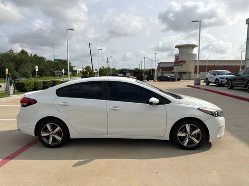 Used 2018 Kia Forte S FWD image 6