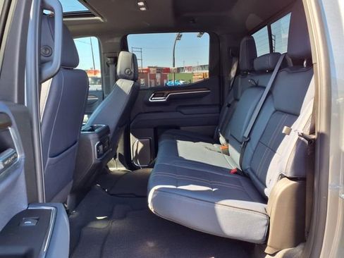 Used 2025 Chevrolet Silverado 1500 High Country w/ Technology Package image 13