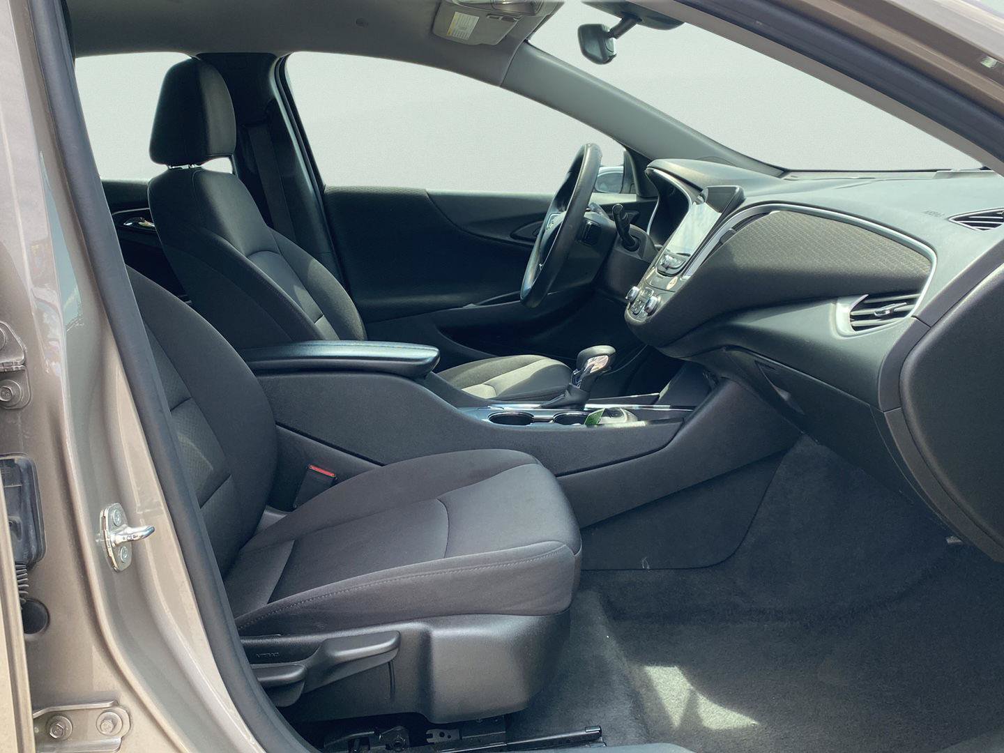 Used 2024 Chevrolet Malibu LT FWD image 25