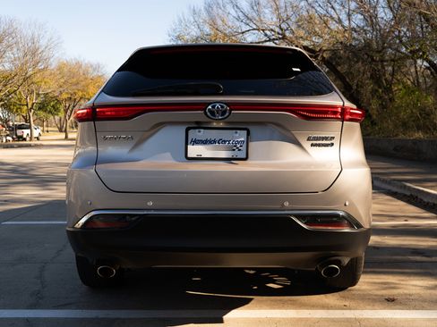 Used 2021 Toyota Venza Limited image 8