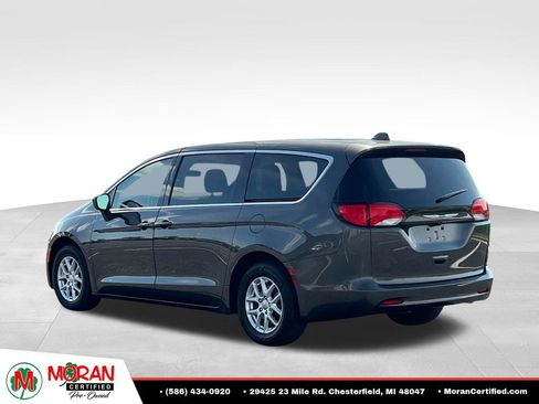 Used 2020 Chrysler Voyager LX FWD image 4
