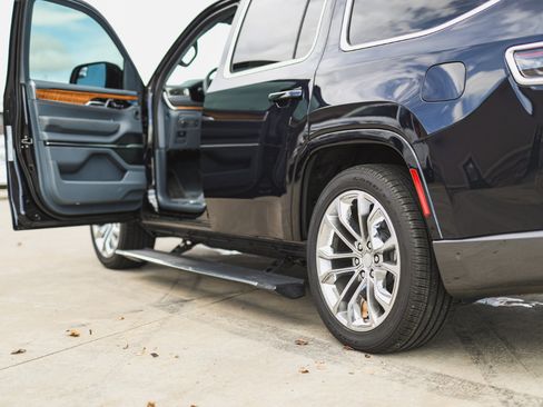 Used 2022 Jeep Grand Wagoneer Series II w/ Flexible Seating Group image 80