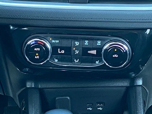 Used 2024 Chevrolet TrailBlazer LT w/ Convenience Package FWD image 14
