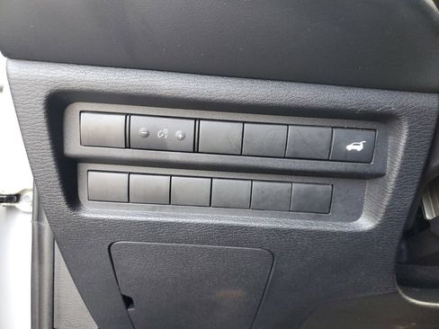 Used 2024 Mitsubishi Outlander SE Black Edition FWD image 30