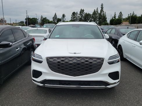 Certified 2026 Genesis GV70 2.5T Advanced AWD/4WD image 2