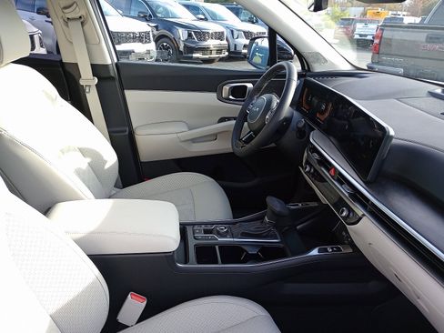 Certified 2025 Kia Sorento X-Line EX image 7