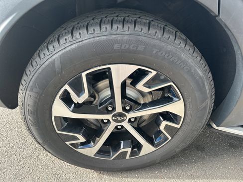 Used 2023 Kia Sportage EX AWD/4WD image 11