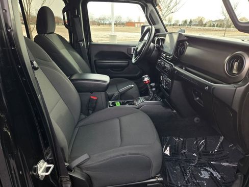 Used 2021 Jeep Wrangler Unlimited Sport image 9