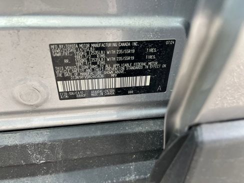 Used 2024 Toyota RAV4 Limited image 29