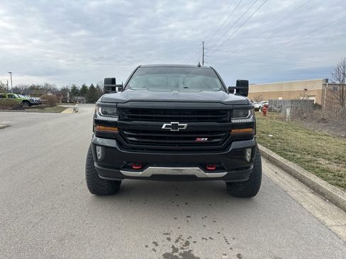 Used 2018 Chevrolet Silverado 1500 LT w/ Redline Edition image 2