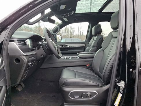 New 2026 Jeep Grand Wagoneer Limited AWD/4WD image 10
