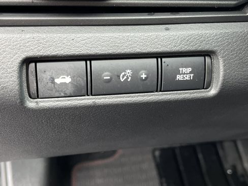 Used 2021 Nissan Altima 2.5 SR FWD image 16