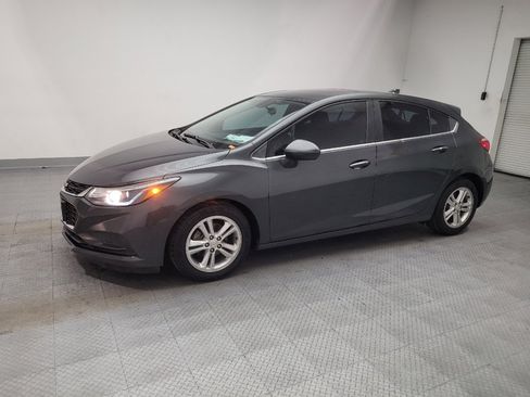 Used 2017 Chevrolet Cruze LT w/ Sun And Sound Package FWD image 2