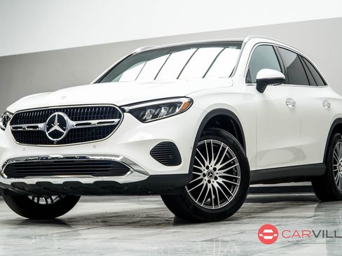Used 2025 Mercedes-Benz GLC 300 4MATIC image 1