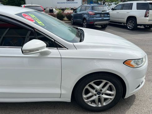 Used 2016 Ford Fusion SE w/ Equipment Group 202A FWD image 8