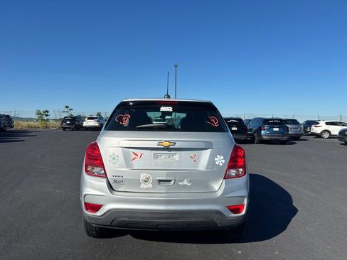 Used 2019 Chevrolet Trax LS FWD image 4