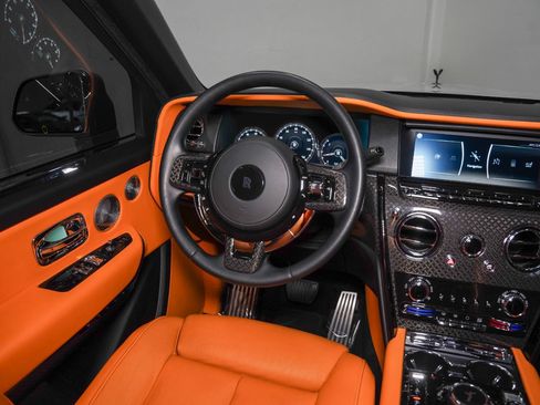 Used 2022 Rolls-Royce Cullinan Black Badge AWD/4WD image 50