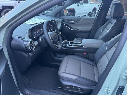 New 2026 Chevrolet Equinox LT image 8