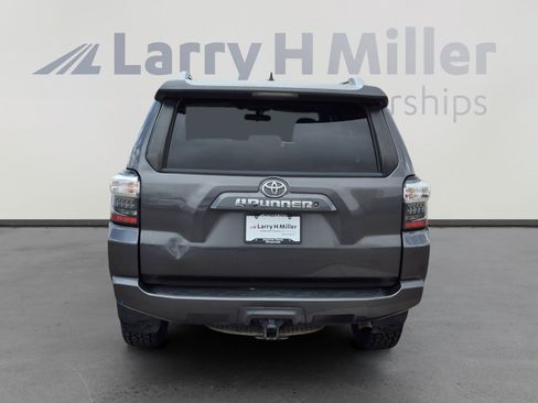 Used 2018 Toyota 4Runner SR5 image 4
