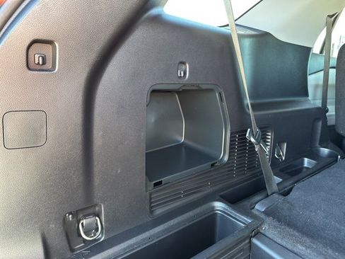 Used 2021 Ford Explorer XLT w/ Equipment Group 202A image 10