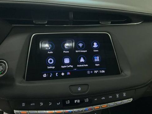 Used 2023 Cadillac XT4 Luxury w/ Cold Weather Package AWD/4WD image 17