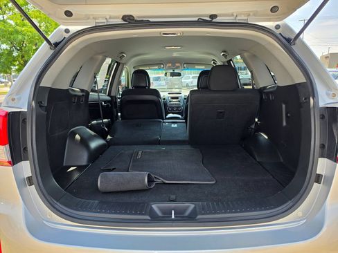 Used 2014 Kia Sorento LX FWD image 12