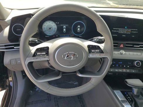 Certified 2023 Hyundai Elantra SEL w/ Convenience Package image 20