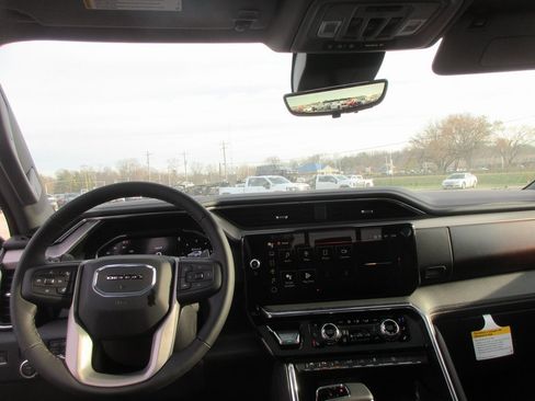 New 2026 GMC Sierra 1500 Denali w/ Denali Reserve Package image 17