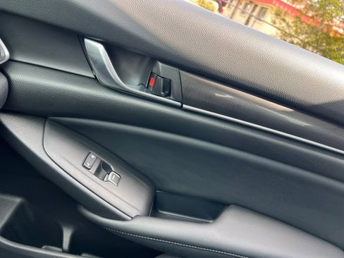 Used 2022 Honda Accord Sport image 32