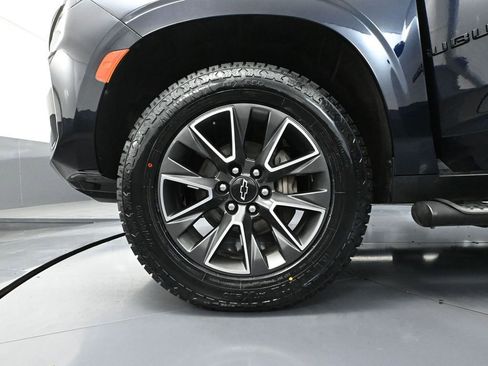 Used 2021 Chevrolet Suburban Z71 w/ Rear Media and Nav Package image 19