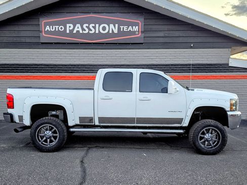 Used 2010 Chevrolet Silverado 2500 LTZ AWD/4WD image 6