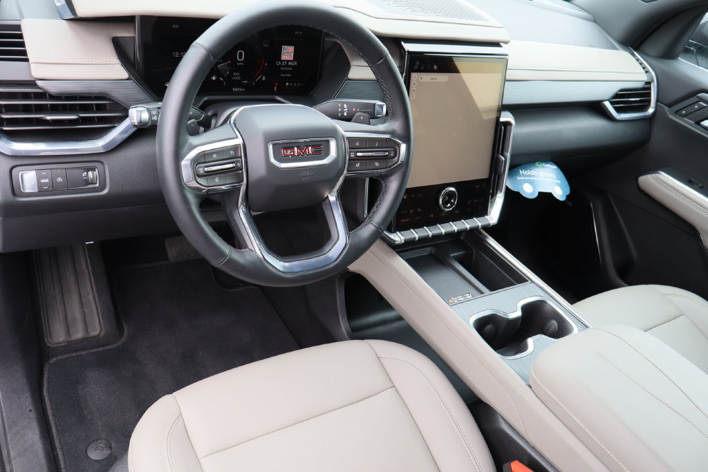 Certified 2026 GMC Acadia Elevation w/ Elevation Premium Package FWD image 11