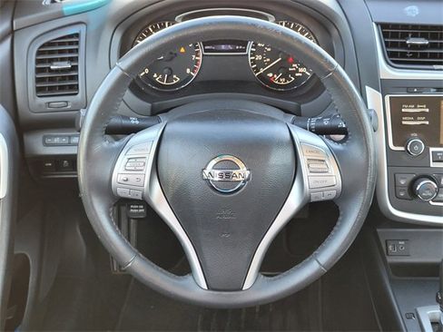 Used 2017 Nissan Altima 2.5 SV image 10