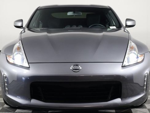 Used 2016 Nissan 370Z Coupe RWD image 2