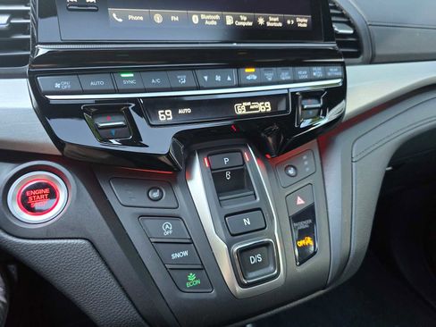 Used 2025 Honda Odyssey Sport-L image 27