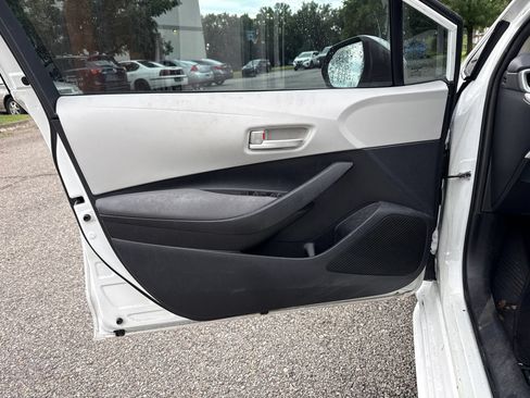 Used 2021 Toyota Corolla LE FWD image 10