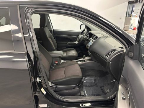 Used 2019 Mitsubishi Outlander Sport ES FWD image 22