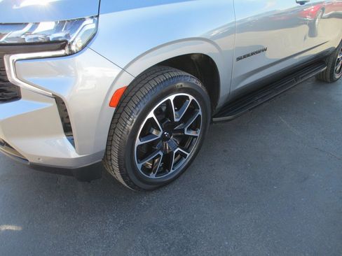 Used 2023 Chevrolet Suburban RST image 11