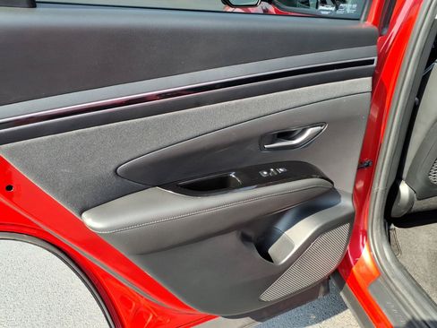 Certified 2023 Hyundai Tucson Limited AWD/4WD image 17